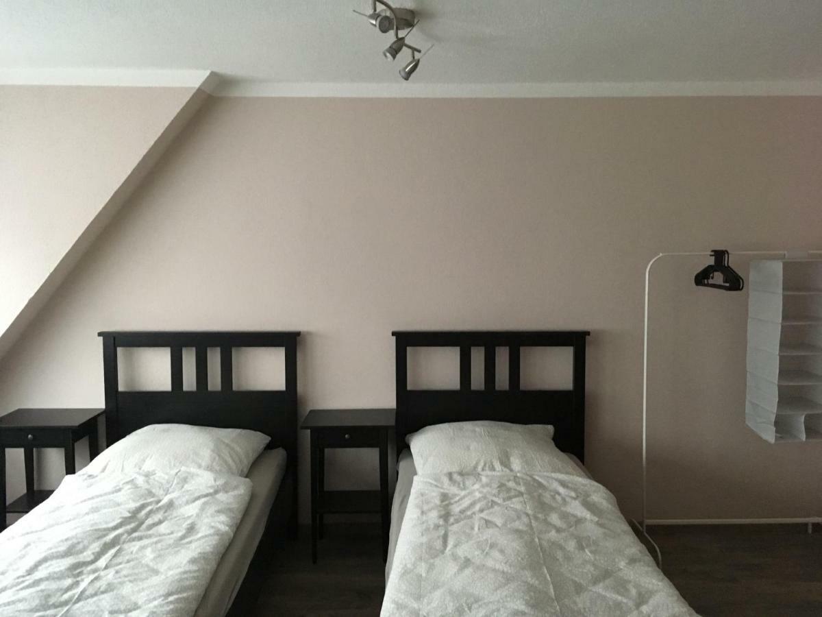 Gasthaus Kaiserhof, Zimmer & Appartament Бутьядинген Экстерьер фото
